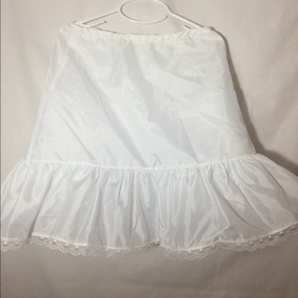 David’s bridal White adjustable crinoline slip 3-6